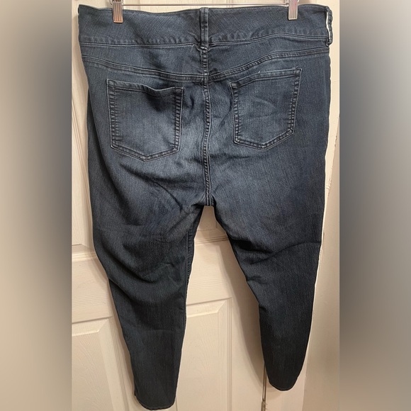 Torrid 18R 3 Button Stretchy Skinny Dark Wash Jegging Jeans EUC - Picture 4 of 4